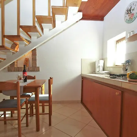 Helena 1992 Vidulini